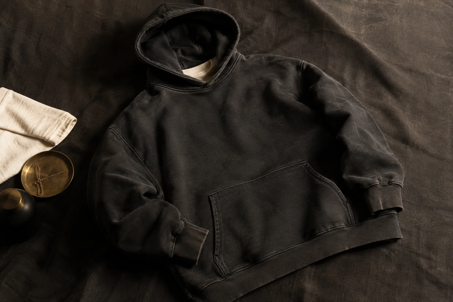 Ilustrasi Peran Hoodie dalam Gaya Jalanan Modern untuk jurnal BAYAR77